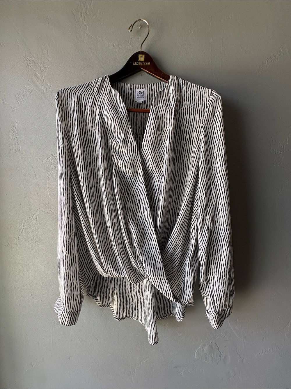 Badgley Mischka Black & White Wrap V-neck Blouse ~ L